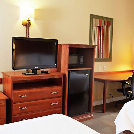 Hampton Inn Martin Luaran gambar